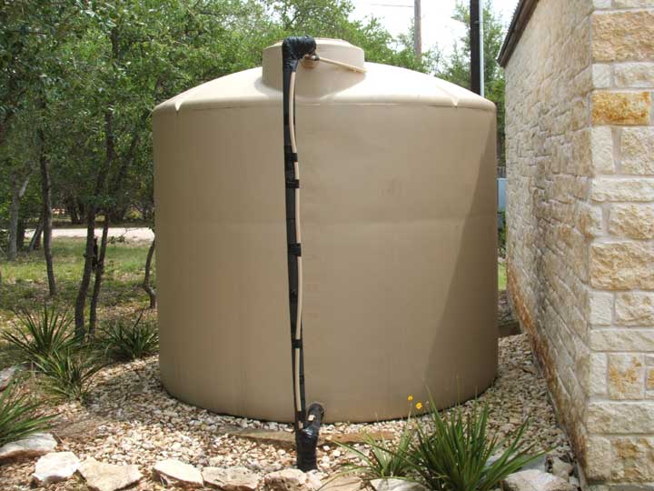 2500-gallon-well-water-storage tank.jpg